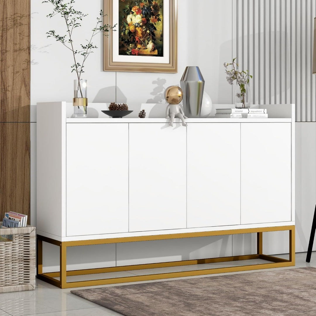 Grifflose Fronten und geschlossenen Stauraum an dem Sideboard
