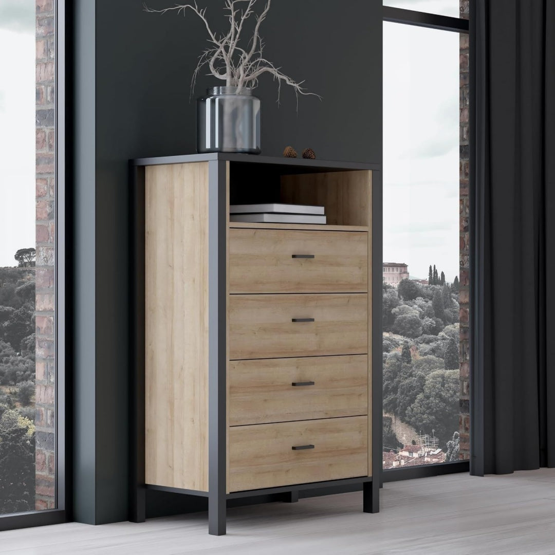 Schubladen an dem Hochschrank mit den Massen 69.8 x 110.7 x 40.2 cm