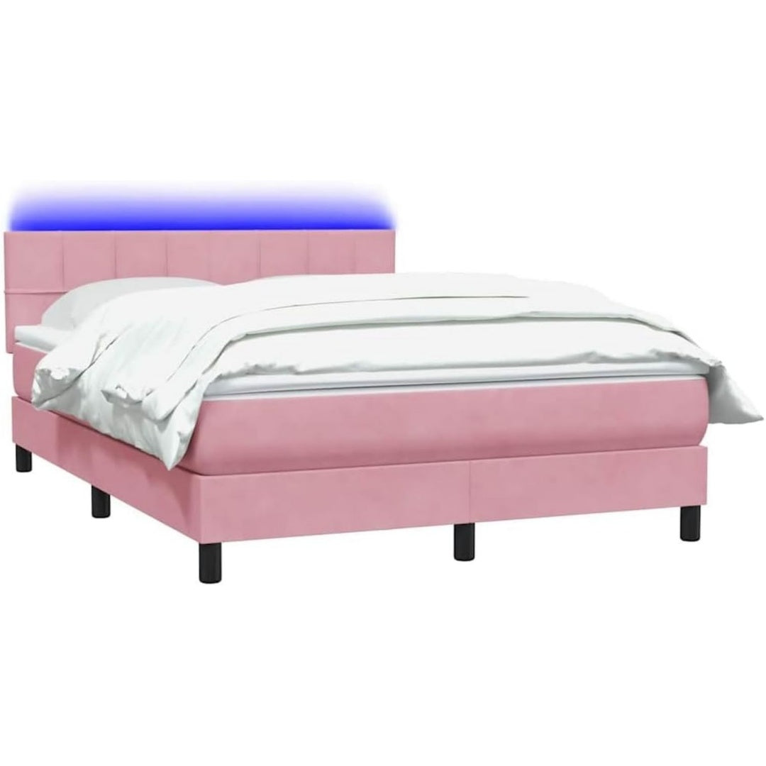 Rosa bestimmt die Farbgebung von dem Boxspringbett