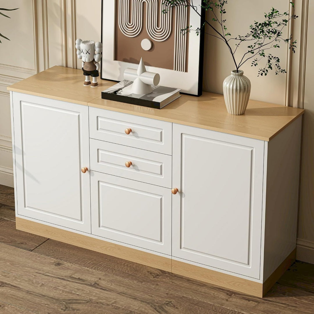 Das Sideboard zeigt gerundete Konturen in Weiss