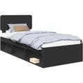 Das Bettgestell misst 90 x 190 cm in Schwarz