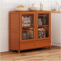 Metallgriffe praegen das Sideboard in Braun