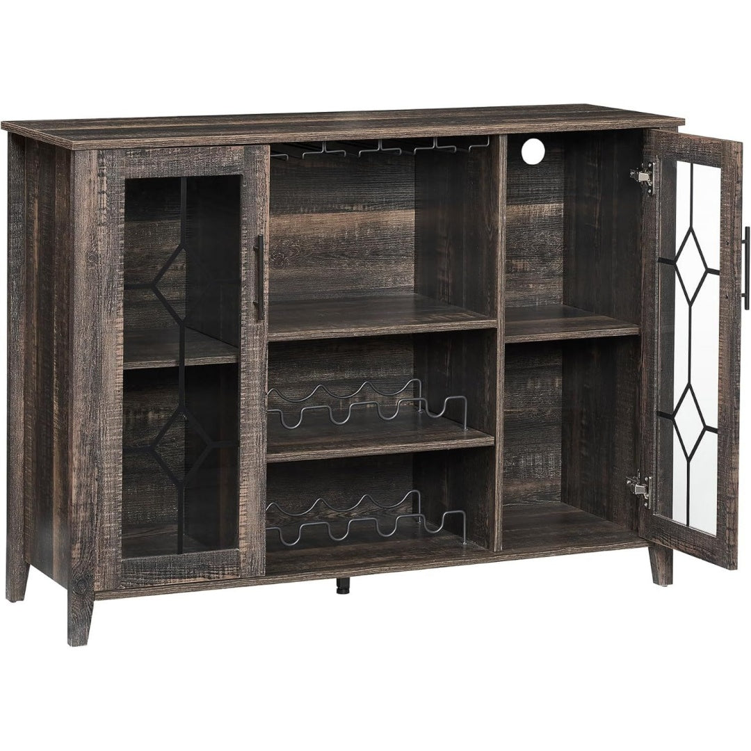 Das Sideboard zeigt LED Beleuchtung in Dunkelbraun